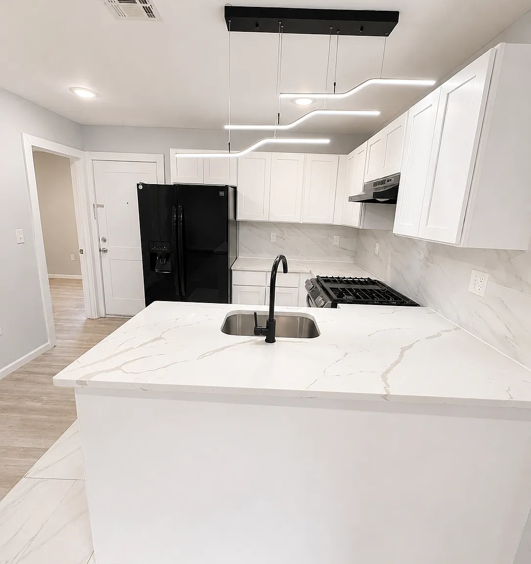 3 bed, 1200 sqft, $2,250 — Photo 2