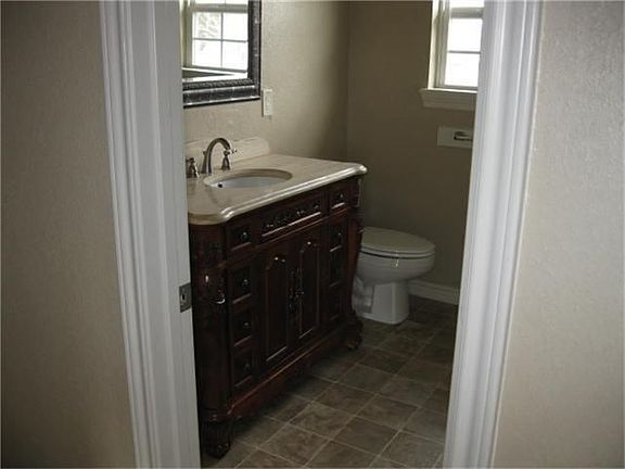 5th image of 5031 Pine Ave APT B2