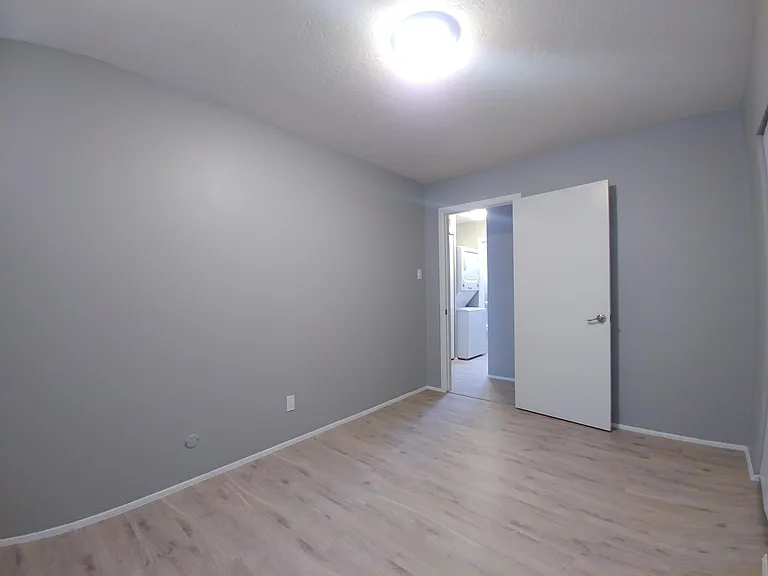 Contemporary, Loaded 2 Bed 2 Bath Apartment on Conchas Park — Photo 23