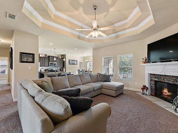 4th image of 15946 Walker Farm Ln