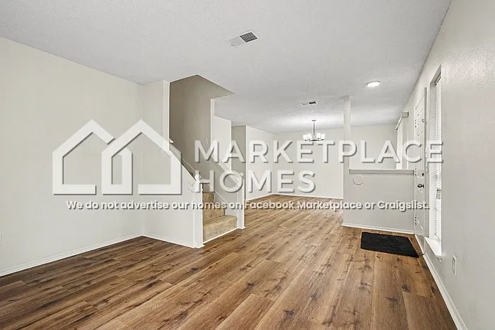 3 bed, 2.5 bath, 2290 sqft, $2,295 — Photo 4