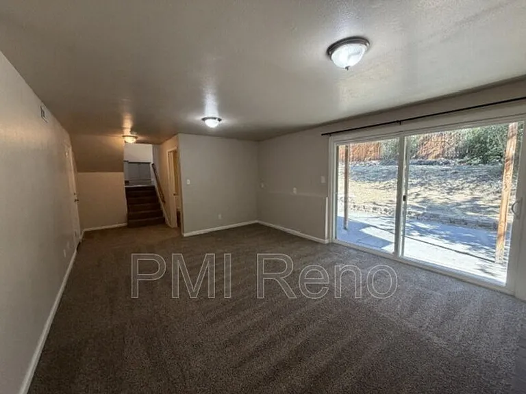 3675 Meeks Way — Photo 9