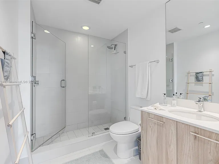 501 NE 31st St #1509 — Photo 13