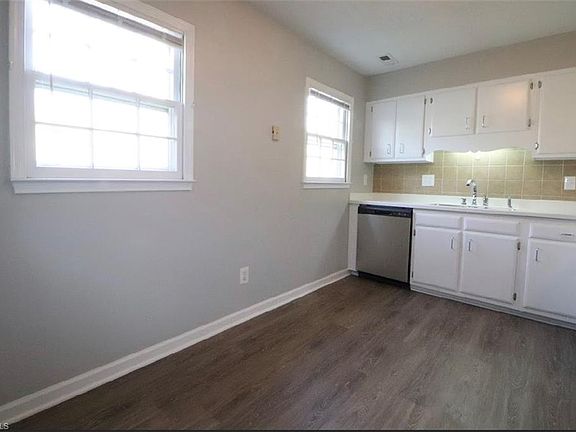 5th image of 3229 Regents Park Ln Unit C