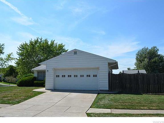 2nd image of 3 Eden Ave