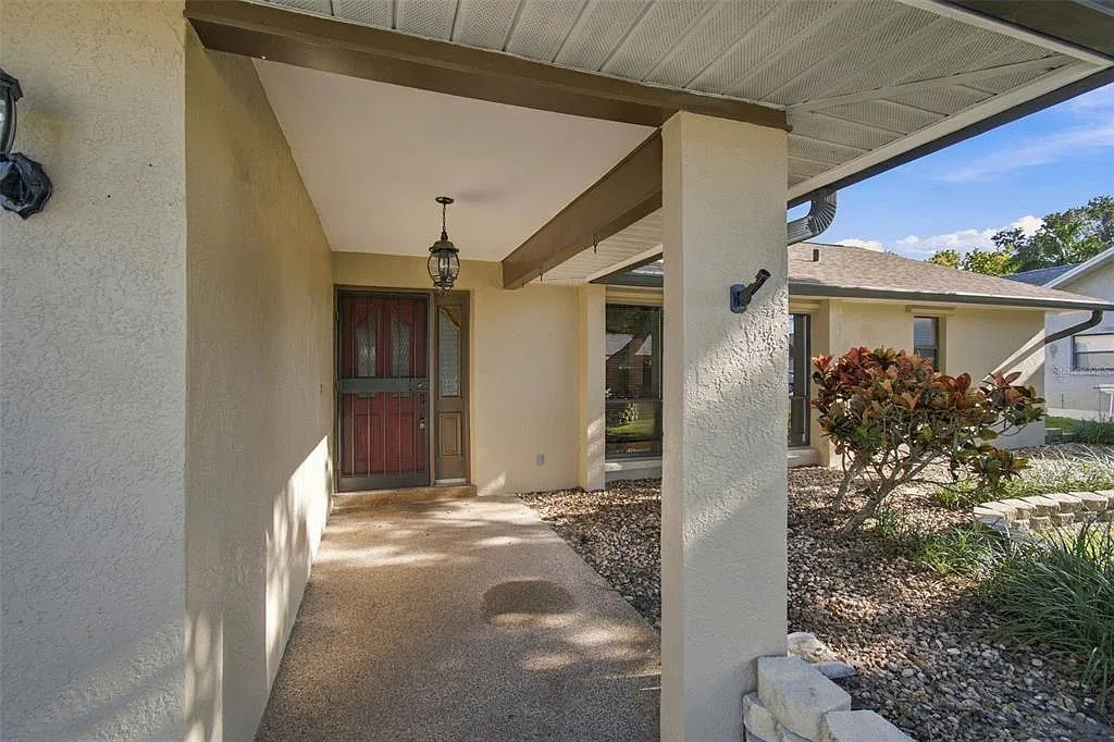 3 bed, 2.0 bath, 1854 sqft, $3,000 — Photo 3