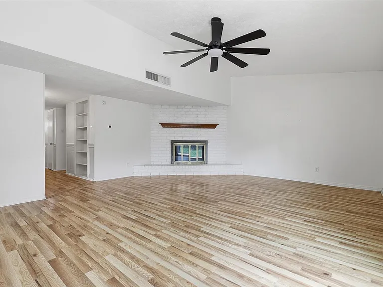 4035 Cypressdale Dr — Photo 3