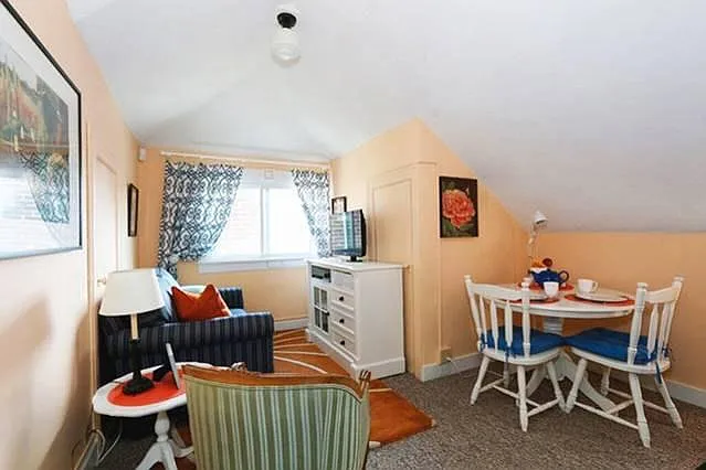 Building Photo - 430 Angell St #3