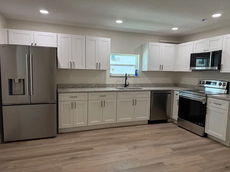 510 Jackson Ave — Photo 3