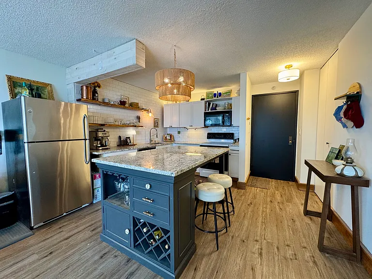 1660 N Prospect Ave #908 — Photo 6