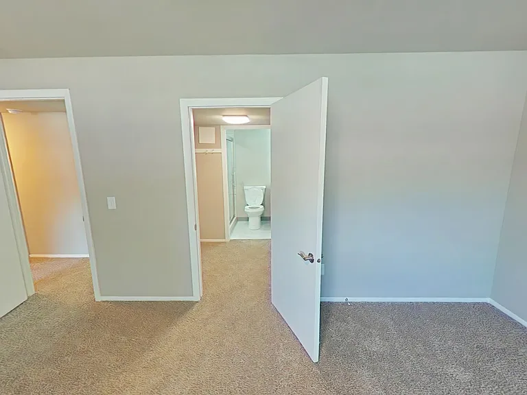 Woodland Reserve Apartments — Photo 40