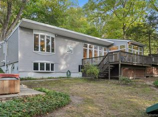 69 Woodland Rd, Mahopac, NY 10541