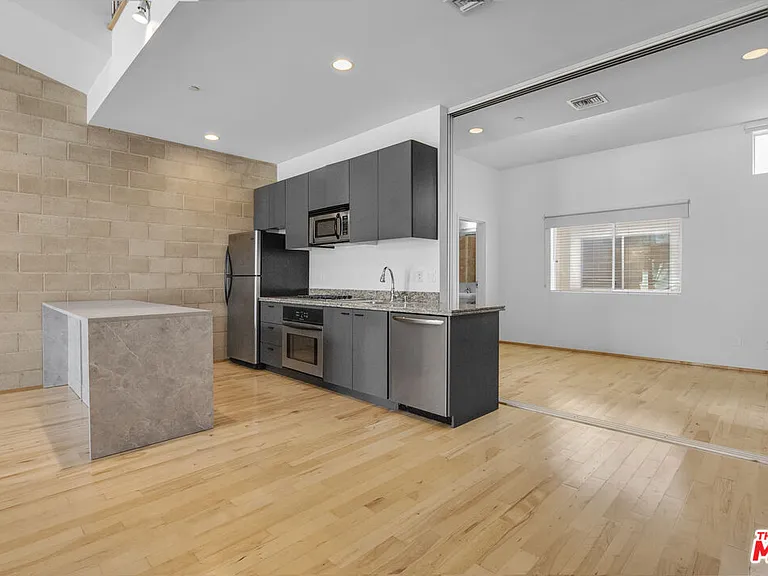 717 N Highland Ave #16 — Photo 5