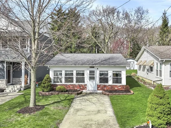 2548 Bay Vista Dr, Lakeside Marblehead, OH 43440