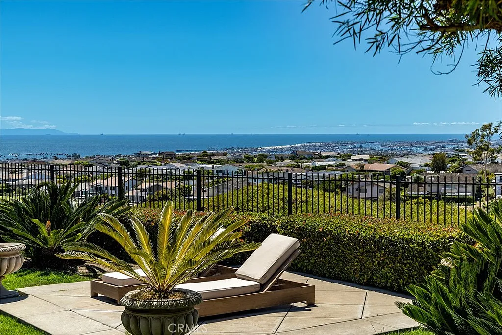 5 bed, 7.0 bath, 9845 sqft, $65,000 — Photo 2