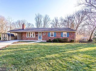 9025 Phoebe Ct, Annandale, VA 22003