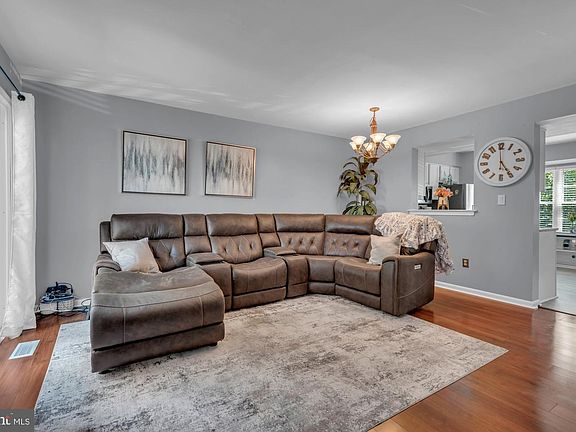 2nd image of 1322 Cox Cove Ct