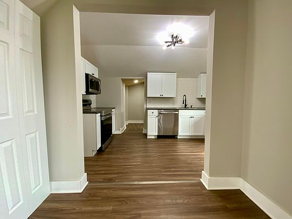 4th image of 113 E Hamtramck St #1/2