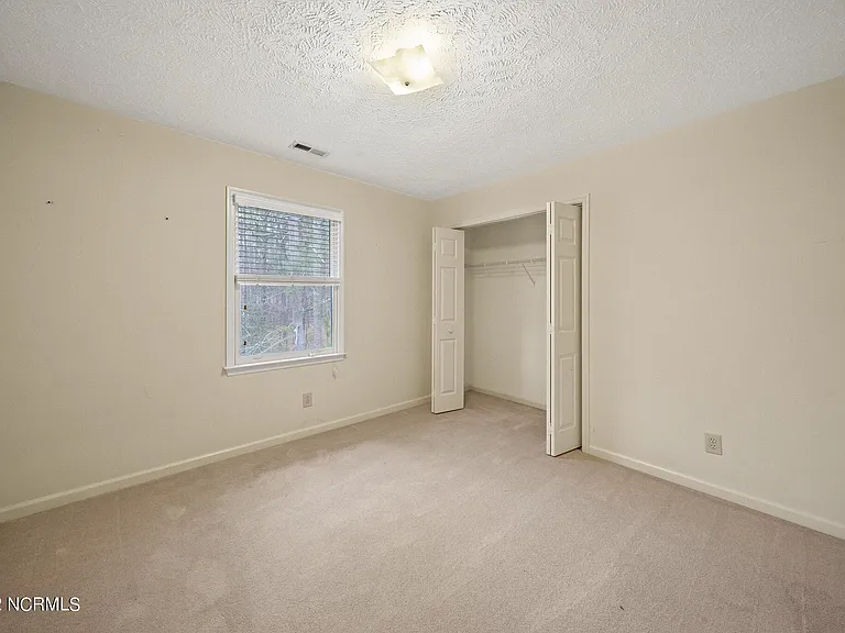 300 Clearfield Ln — Photo 33