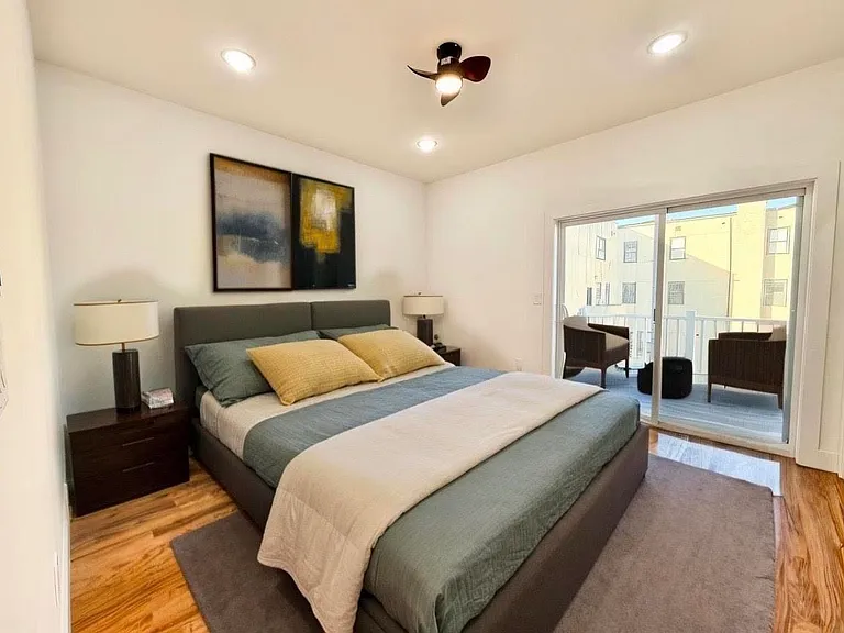 41 W 19th St #2 — Photo 17