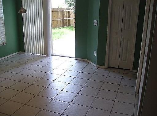 Breakfast Nook out to Covered Lanai