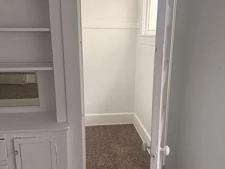10817 Hull Ave — Photo 6
