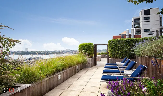 Rented by CORE | media 19