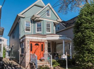 19 E 39th St, Bayonne, NJ 07002