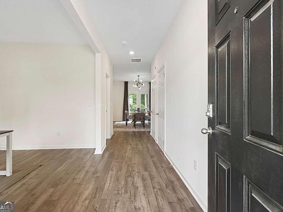 3rd image of 3645 Beaconfield Ct SE
