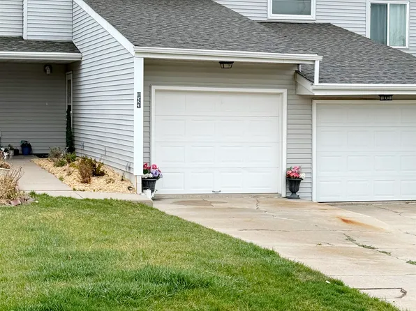 1523 W 40th St, Kearney, NE 68845