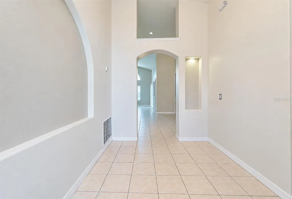 4 bed, 3.0 bath, 1667 sqft, $2,550 — Photo 3