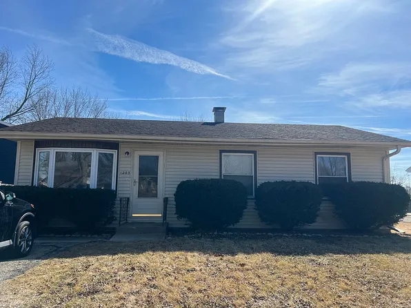 1203 Basin Dr, Lockport, IL 60441