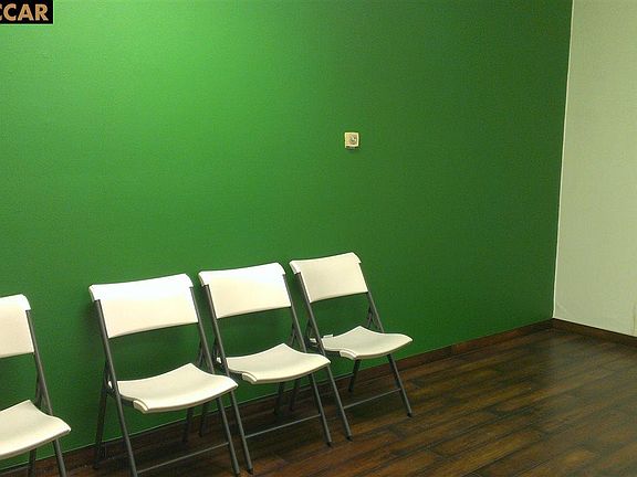 4th image of 2260 Gladstone Dr Suite 8