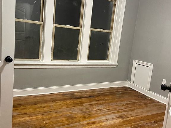 5th image of 6840-42 S Calumet Ave #1N