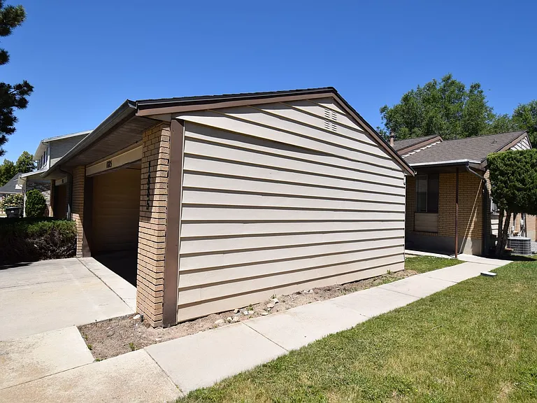 1885 E Jeremy Ct — Photo 6