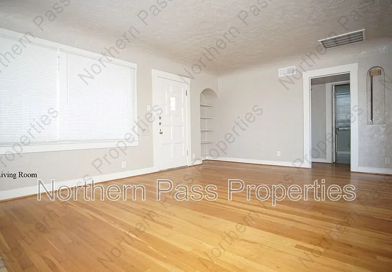 4424 Cambridge Ave — Photo 4