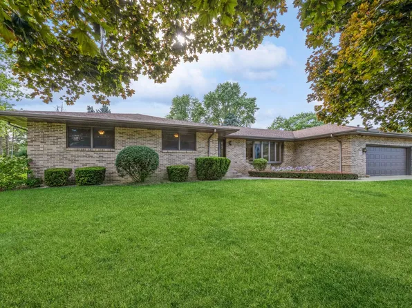 122 Morningside Dr, Valparaiso, IN 46383