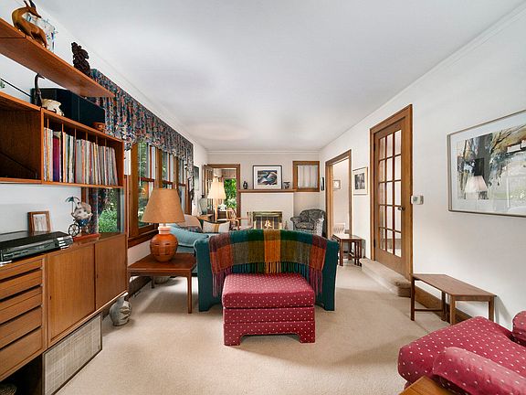 5th image of 714 Soule Blvd