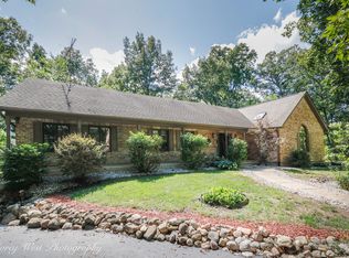 16398 Hickory Cir, Sycamore, IL 60178