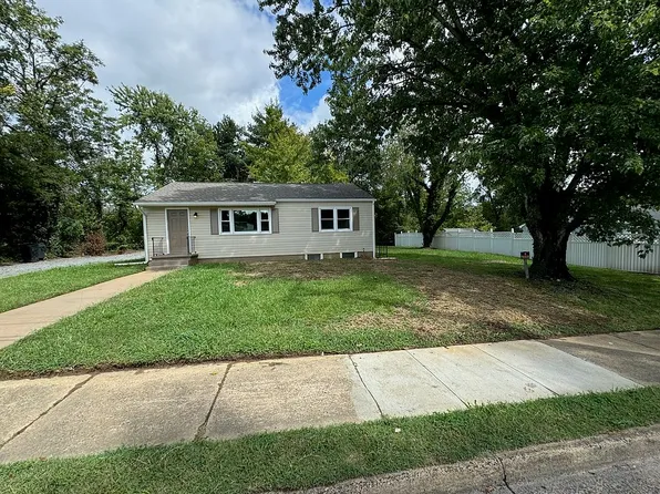 200 S High St, Gordonsville, VA 22942