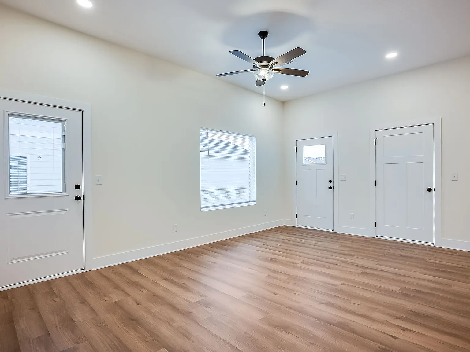 16915 W Kashmir — Photo 4