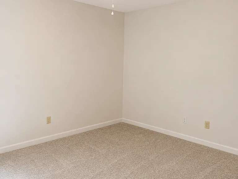 140 Royal Cir — Photo 9