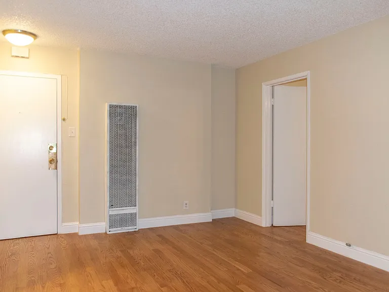 2297 Sutter St — Photo 6