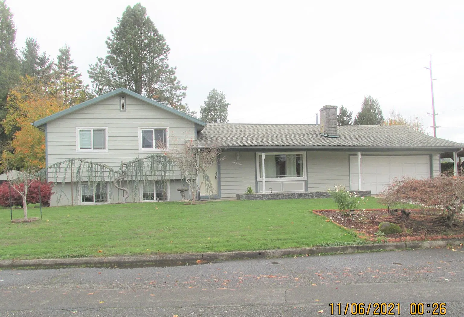 Large home on .26 acre Lot ! 4 BR 2 bth + garage + shed _+ AC ~ Great Neighborhood ! — Photo 1
