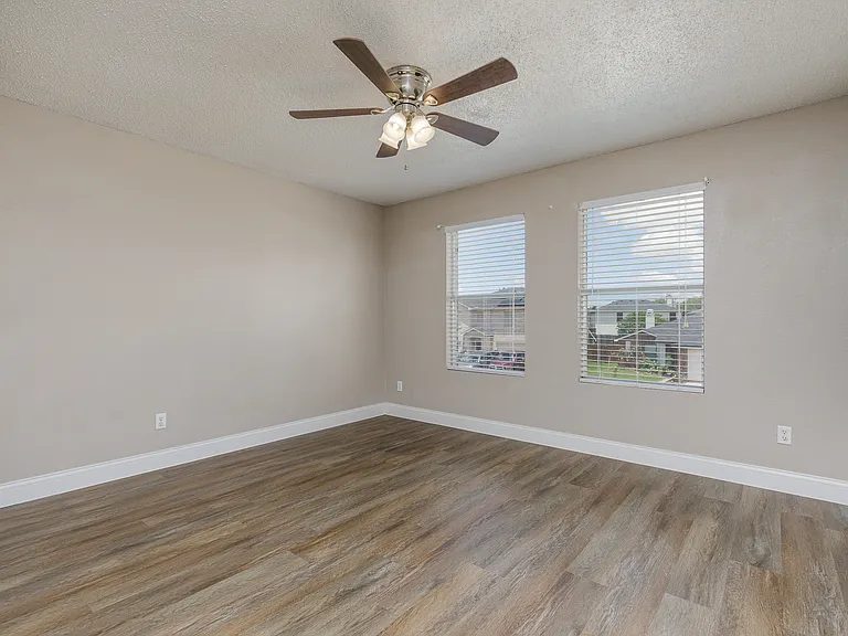2228 Bradford Pear Dr — Photo 13