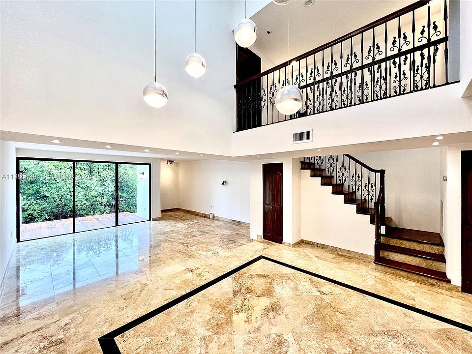 1st image of 245 Poinciana Dr #505