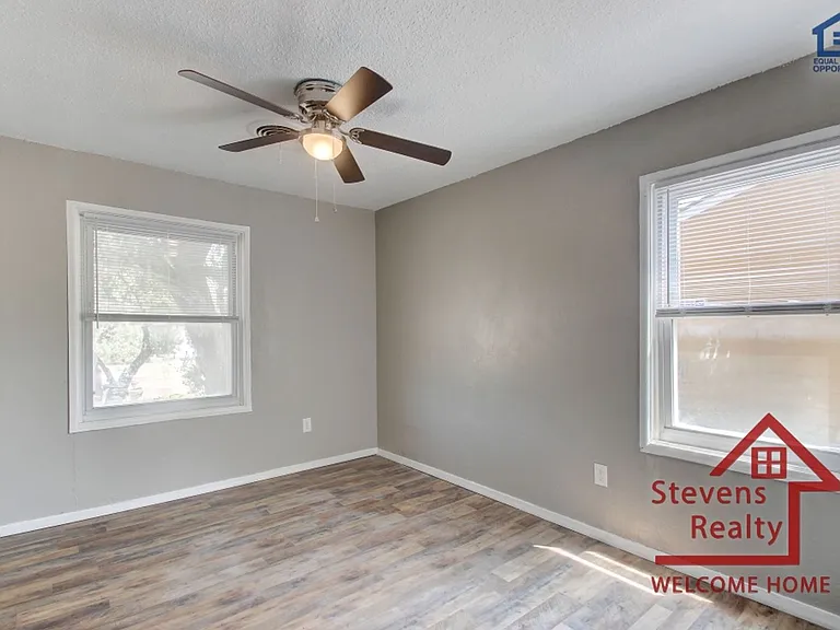 2316 NW 28th St — Photo 24