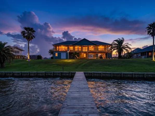 1440 W Bayshore Dr, Palacios, TX 77465