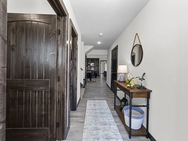 Settlers Trail Apartments — Photo 9