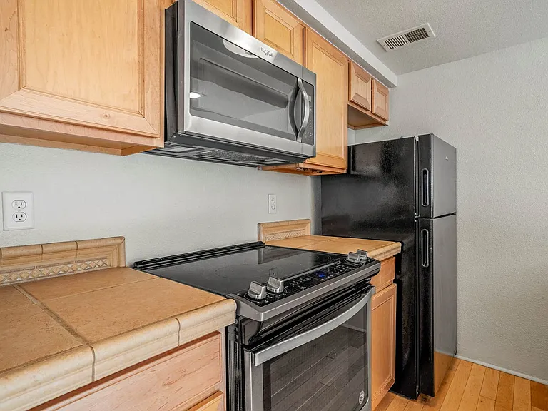 2210 Miguel Chavez Rd #MC-1418 — Photo 4